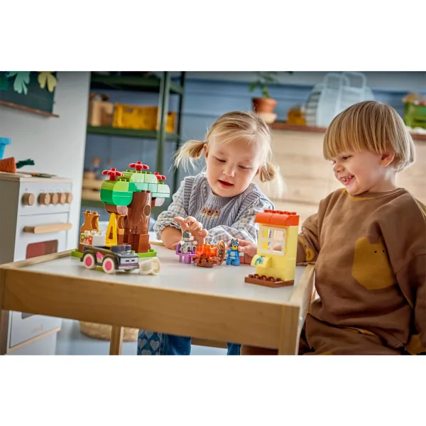 imagen de LEGO® DUPLO®: Chicas de Pizza: Gombóc y Bluey (10469) 7
