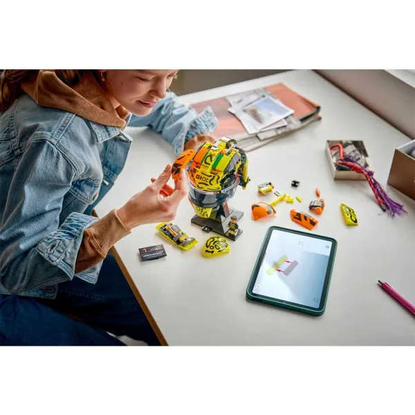 imagen de LEGO® Ediciones: Casco de McLaren Mastercard F1® Team Lando Norris (43023) 4