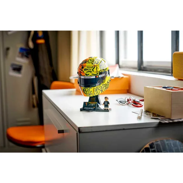 imagen de LEGO® Ediciones: Casco de McLaren Mastercard F1® Team Lando Norris (43023) 6