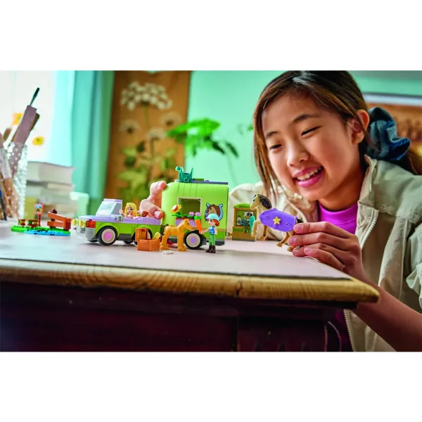 imagen de LEGO® Friends: Remolque para caballos y potros (42695) 7