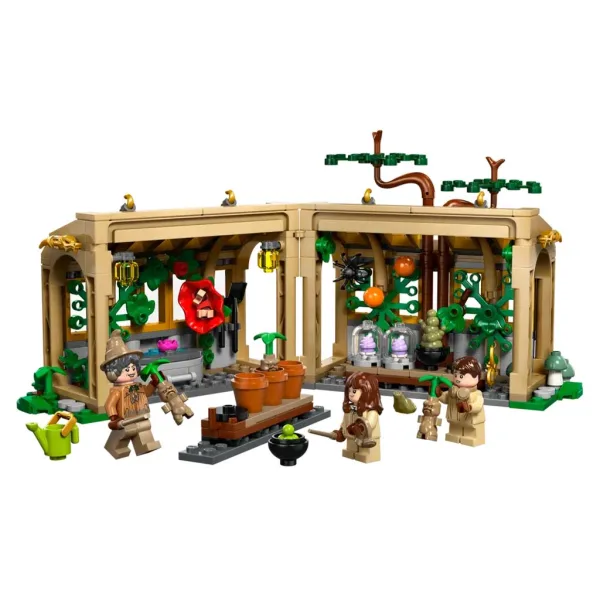 imagen de LEGO® Harry Potter: Castillo de Hogwarts™: Clase de Herbología (76445) 3