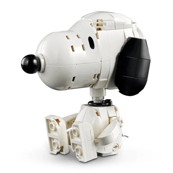 imagen de LEGO® Ideas: Peanuts: Casa de perro de Snoopy (21368) 4