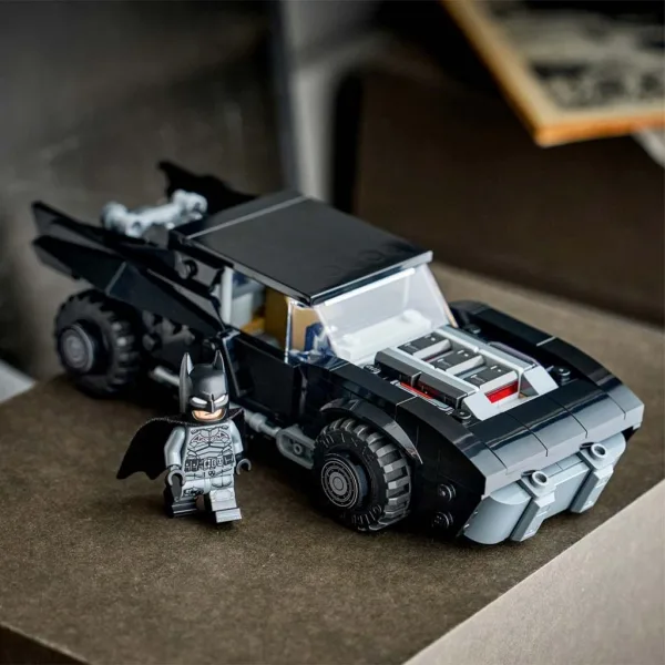 imagen de LEGO® Marvel: Batman™: Batmóvil™ (76332) 3
