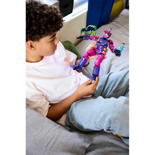 imagen de LEGO® Marvel: Lucha heroica Vengadores: El despertar de Doctor Doom (76348) 7
