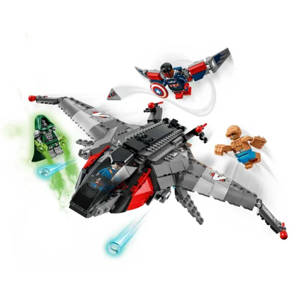 imagen de LEGO® Marvel: Vengadores: El despertar de Doctor Doom Quinjet (76347) 3