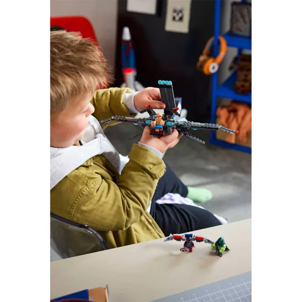 imagen de LEGO® Marvel: Vengadores: El despertar de Doctor Doom Quinjet (76347) 4