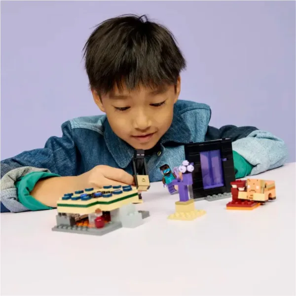 imagen de LEGO® Minecraft: Viaje a la puerta del Inframundo y al Portal Final (21584) 4