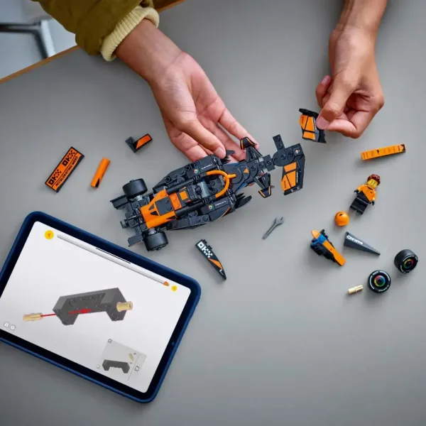 imagen de LEGO® Speed Champions: McLaren F1® Team MCL38 coche de carreras (77251) 3
