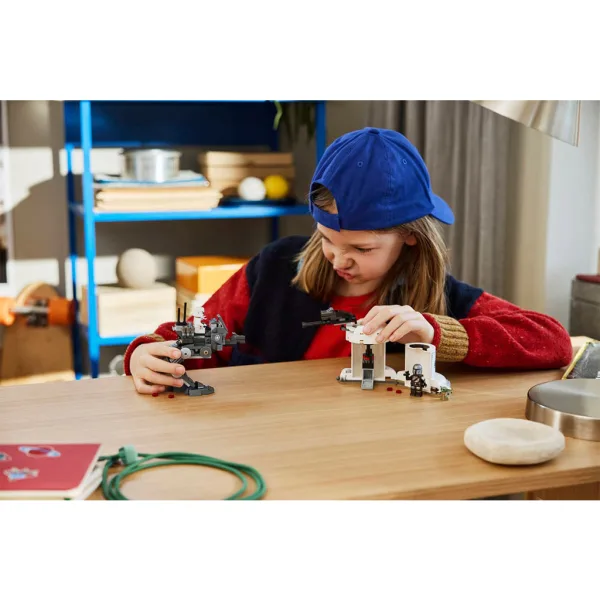 imagen de LEGO® Star Wars™: AT-RT™ ataque (75444) 7