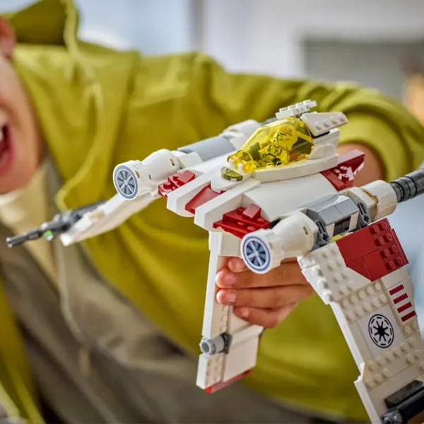 imagen de LEGO® Star Wars™: Caza estelar de clase V-19 Torrent (75432) 6