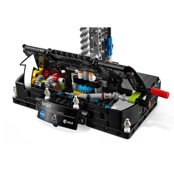 imagen de LEGO® Technic: Sistema de lanzamiento de cohetes NASA Artemis (42221) 3