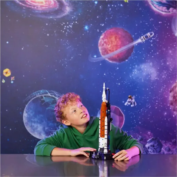imagen de LEGO® Technic: Sistema de lanzamiento de cohetes NASA Artemis (42221) 4