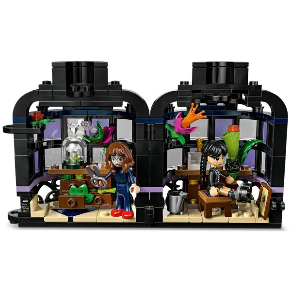 imagen de LEGO® Wednesday: Dalia negra (76784) 5