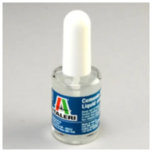 imagen de Pegamento para maquetas con pincel Italeri 15ml - con pincel fino 2
