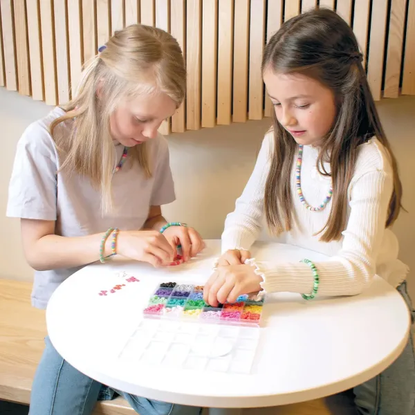 imagen de PlayBox: Set de 3500 cuentas Heishi en caja de almacenamiento 3
