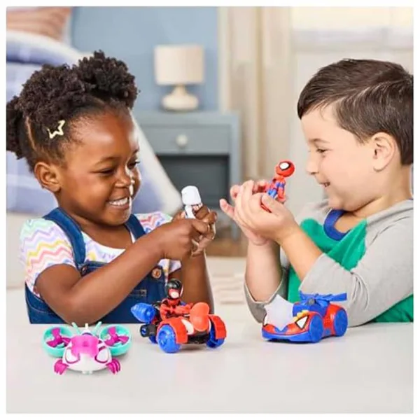 imagen de Póki y sus maravillosos amigos: Set de juego de superhéroes y sus vehículos - Hasbro 4