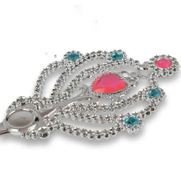 imagen de Set de belleza de princesa con tiara, horquilla, pendientes y varita mágica 2