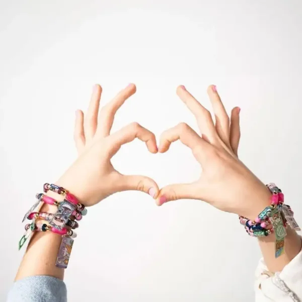 imagen de Sticki Rolls: Pulsera adhesiva en varias versiones 3