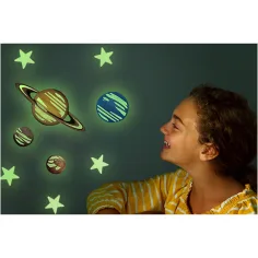 imagen de 4M Planetas y Supernova que Brillan en la Oscuridad 3