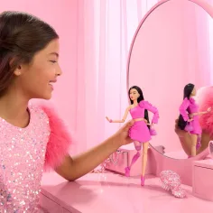 imagen de Barbie: Amigas de moda - Muñeca de cabello negro - Mattel 3