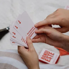 imagen de Contorno: Cita Nocturna — Juego de cartas conversacionales para las primeras citas 2