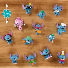 imagen de Figura sorpresa mini de Disney Stitch en cápsula con forma de piña serie 4 1ud 3