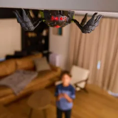 imagen de HexBots: Araña teledirigida que escala paredes - Spin Master 4