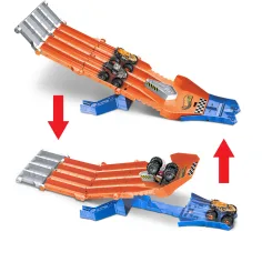 imagen de Hot Wheels Monster Trucks: Set de pista de persecución con 2 coches pequeños - Mattel 4