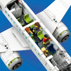imagen de LEGO® City: Avión de pasajeros (60367) 5