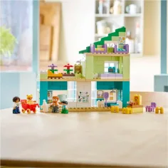 imagen de LEGO® DUPLO®: casa familiar moderna 3 en 1 con figuras (10470) 5