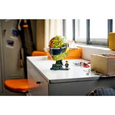 imagen de LEGO® Ediciones: Casco de McLaren Mastercard F1® Team Lando Norris (43023) 6