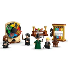 imagen de LEGO® Harry Potter: Castillo de Hogwarts™: La ceremonia de selección del Sombrero Seleccionador (76460) 3
