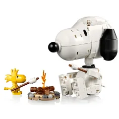 imagen de LEGO® Ideas: Peanuts: Casa de perro de Snoopy (21368) 8