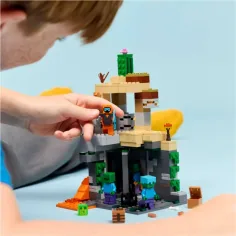 imagen de LEGO® Minecraft: Zombicatacumbas (21587) 5