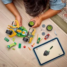imagen de LEGO® Ninjago: Coche de carreras de Lloyd con retroceso (71828) 3