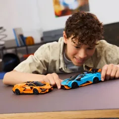 imagen de LEGO® Speed Champions: Lamborghini Revuelto y Huracán STO (77238) 5