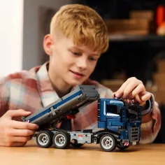 imagen de LEGO® Technic: Camión de plataforma basculante (42203) 4