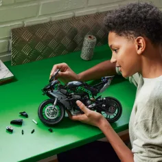 imagen de LEGO® Technic: motocicleta Kawasaki Ninja H2R (42170) 5