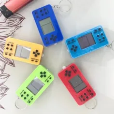 Mini consola de juegos manual llavero en varias versiones