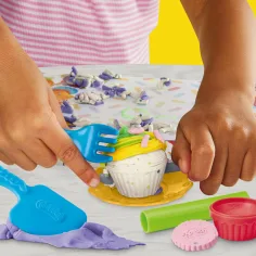 imagen de Play-Doh: Set de plastilina Torre de magdalenas – Hasbro 3