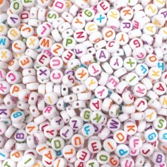 PlayBox: Conjunto de cuentas redondas blancas con letras 750 unidades