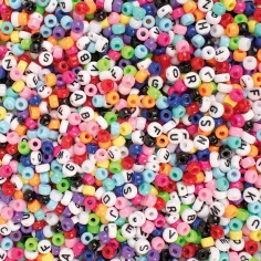 imagen de PlayBox: Mini cuentas de letras con cuentas de colores para enhebrar 650ud 2