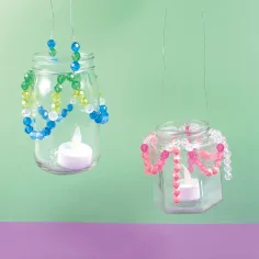 imagen de PlayBox: Paquete de 250 cuentas decorativas de plástico coloridas 2