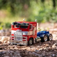 imagen de Transformers: Optimus Prime T7 modelo de camión de metal 1/32 - Simba Toys 7
