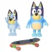 imagen de Bluey: Set de figuras de acción de Bluey y Bandit skaters 1