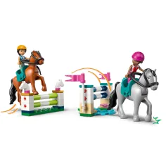 imagen de LEGO® Friends: Establo y escuela de equitación (42688) 4