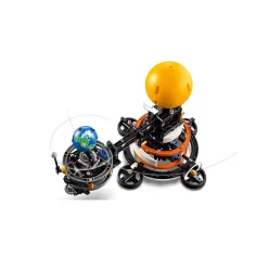 imagen de LEGO® Technic: La Tierra y su Luna en órbita (42179) 8