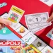 imagen de Monopoly Junior juego de mesa con figuras de animales - Hasbro 3